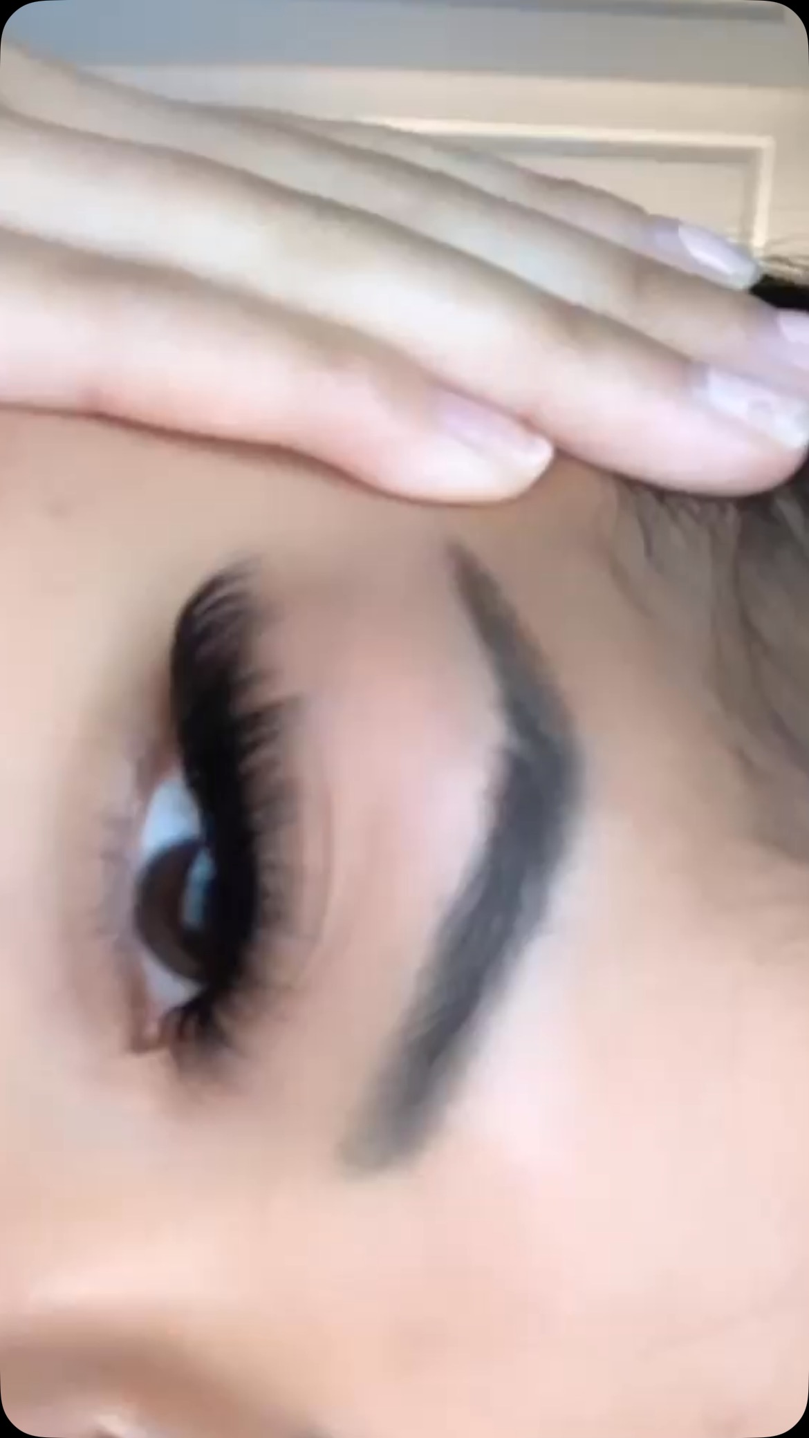 Volume lash extension detail